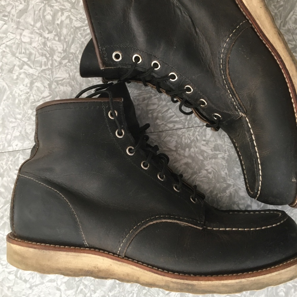 Red Wing Heritage 8890 Classic Moc Toe boots